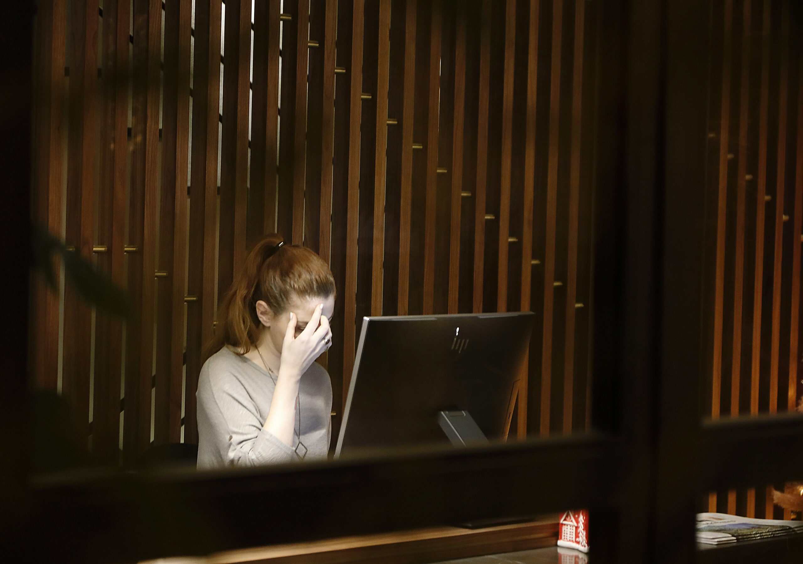 How to Avoid AI Overwhelm: 10 Minutes to Stay Consistent